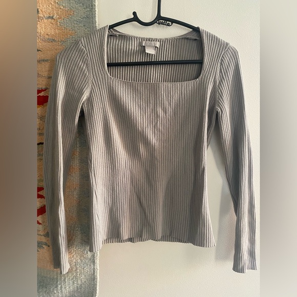 H&M Tops - H&M Ribbed Square-Neck Long Sleeve Top in Light Gray